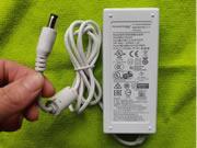 Original Harman/kardon Nsa60ed-190300 Ac Adapter 19.0v 3.0a 57.0w White Für Go + Paly Speaker auf laptop-ac-adapter.de HARMANKARDON19V3A57W-5.5x2.5mm-W